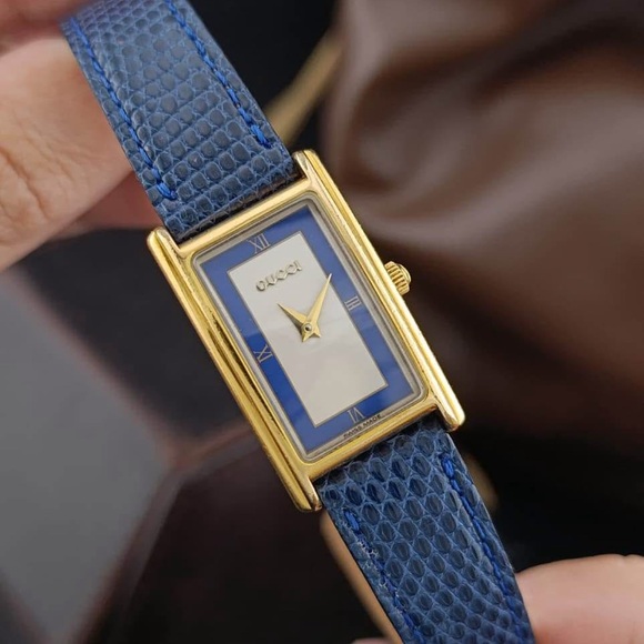 Vintage 1998 Gucci Quartz 2600L Women’s Watch
Blue and White Dial, Gold-Plated - Picture 1 of 10